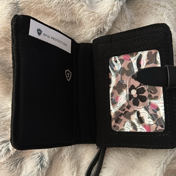 NWOT- Vera Bradley RFID wallet - Picture 3 of 7